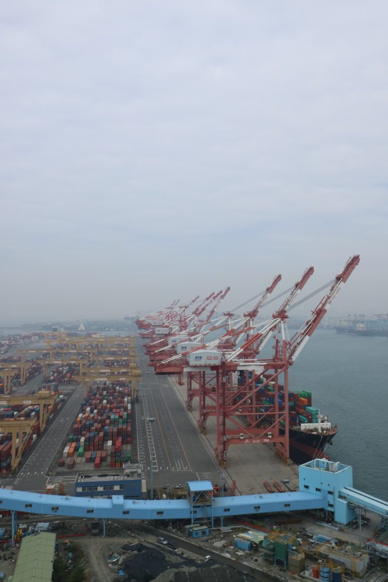 高雄港洲際貨櫃中心 (1)